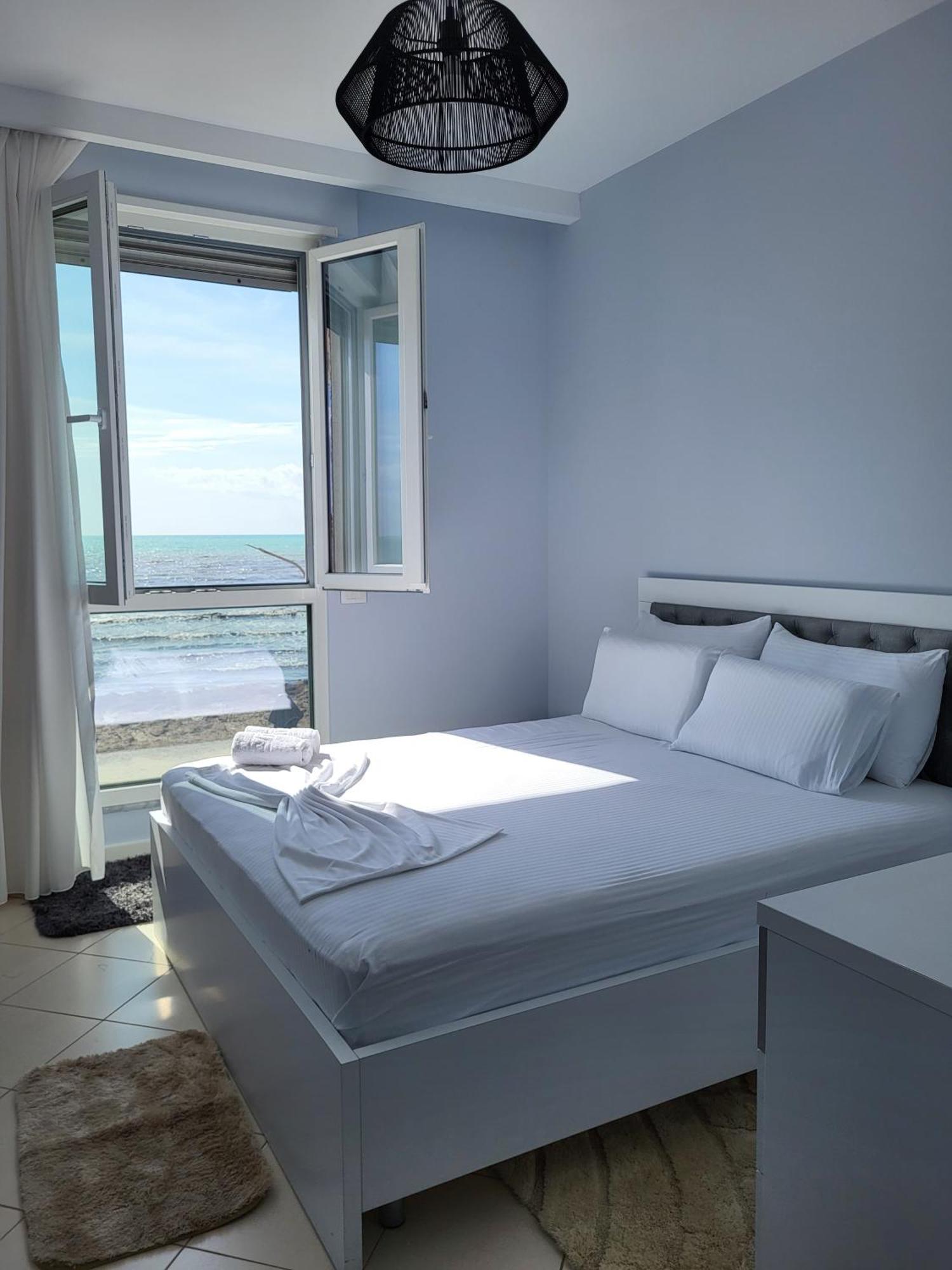 Alex'S Apartment 2 Durrës 外观 照片